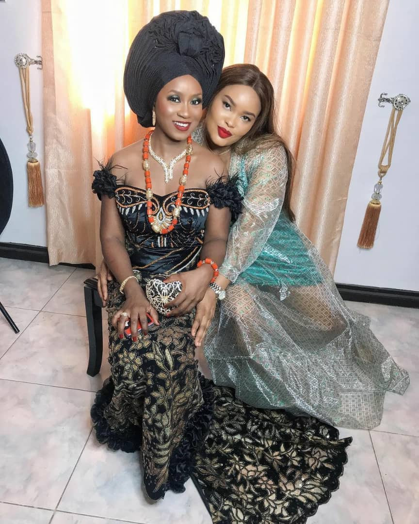Nikki Laoye and Rooftop MC are married! See photos from their wedding 