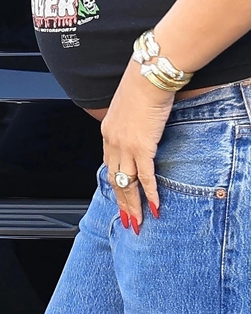 Pregnant Rihanna wears huge diamond ring while shopping for baby clothes