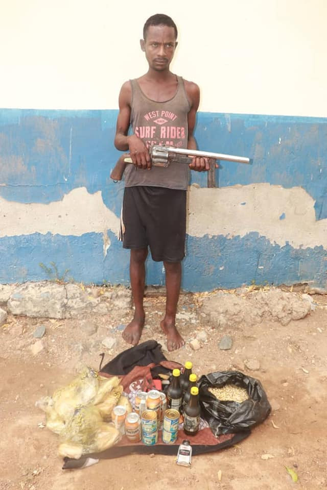 Police rescue two kidnap victims, arrest kidnapper and food supplier to bandits in Niger State 
