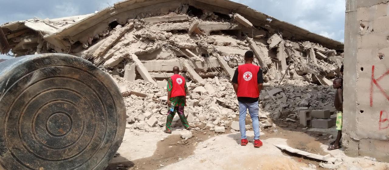 Workers escape death as 5-storey building collapses in Ebonyi (photos)