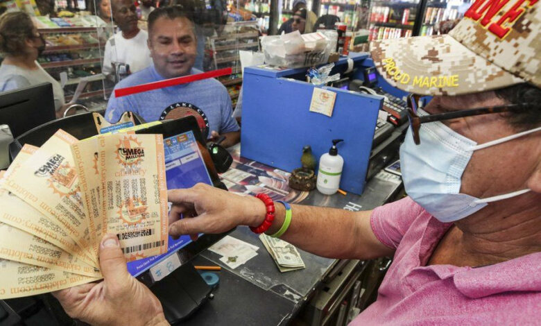 Lucky person beats one in 300 million odds, to win $1.3bn jackpot in U.S.