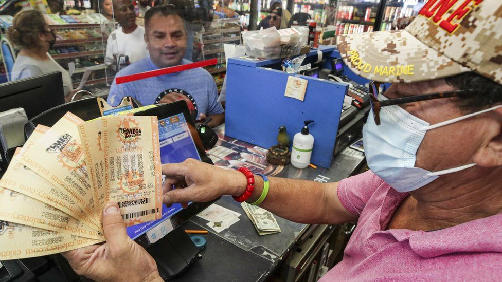 Lucky person beats one in 300 million odds, to win $1.3bn jackpot in U.S.