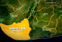 Phone thief set ablaze by mob in Bayelsa state
